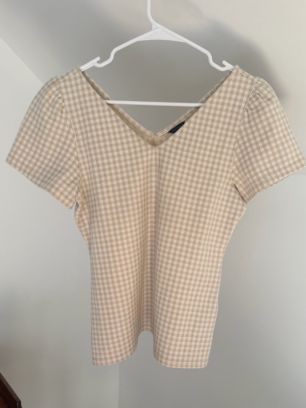 Beige Gingham Ann Taylor V‑Neck Women’s Top